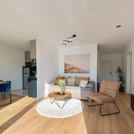 Apartment Apartvilla Zanna With Sea View For 4 People