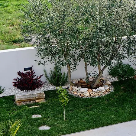 Apartvilla Zanna With Sea View For 4 People Apartament