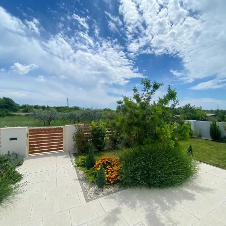 Apartvilla Zanna With Sea View For 4 People Apartament Galižana