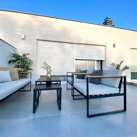 Apartvilla Zanna With Sea View For 4 People *