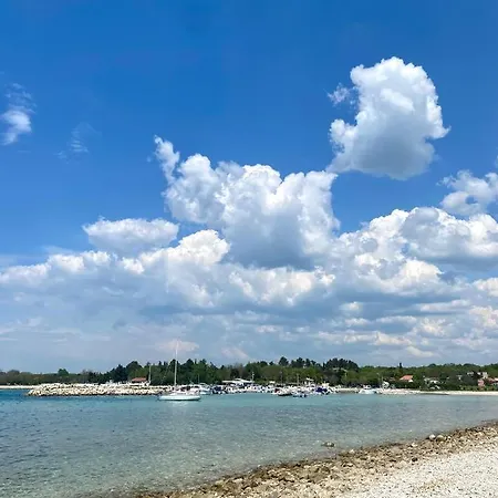 Apartvilla Zanna With Sea View For 4 People *