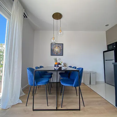 Apartvilla Zanna With Sea View For 4 People Appartement